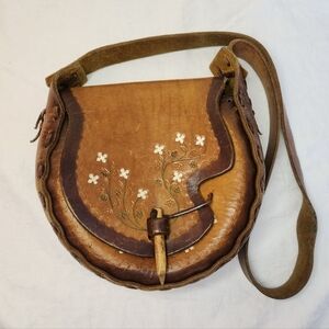 Vintage Floral Embossed Leather Purse
